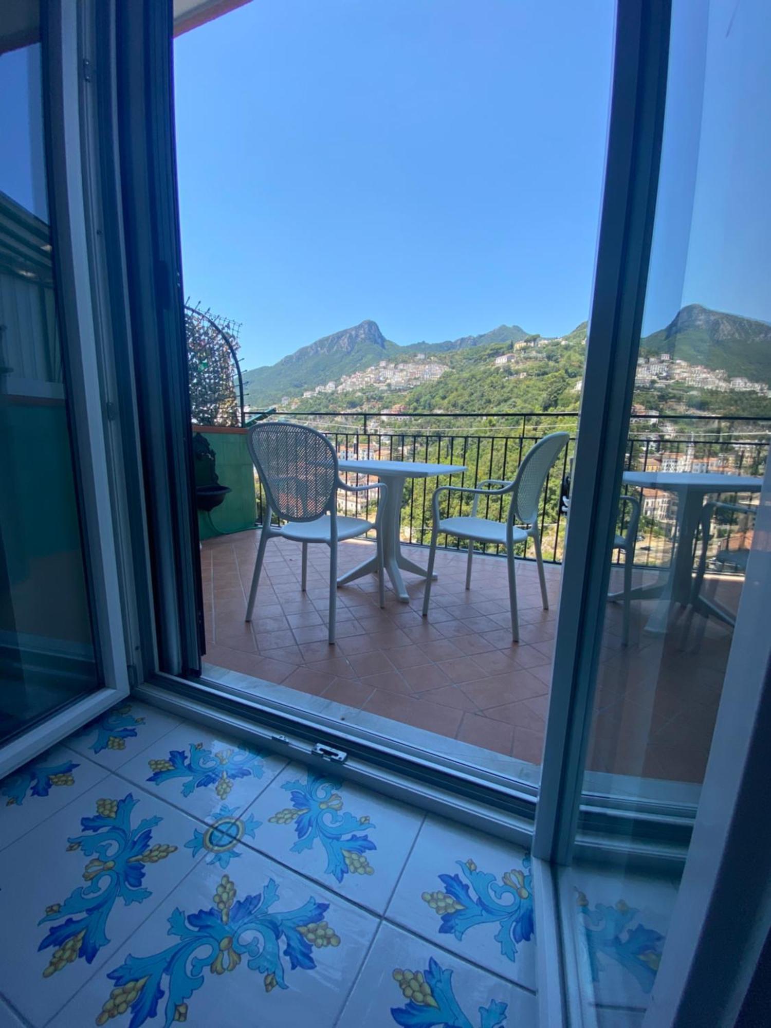 Panoramic Flat Amalfi Coast - Sea View 1 Appartement Vietri Buitenkant foto