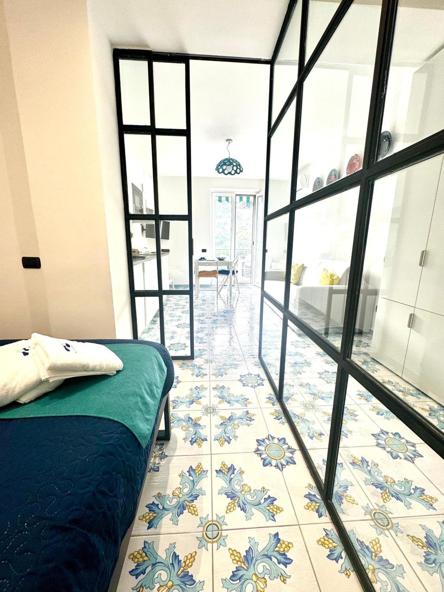 Panoramic Flat Amalfi Coast - Sea View 1 Appartement Vietri Buitenkant foto
